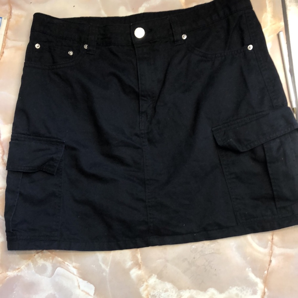H&M skirt with pockets
